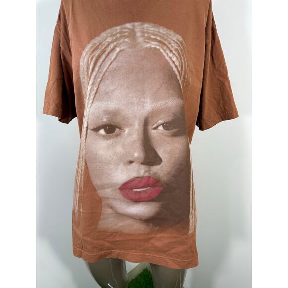 Beyoncé Cowboy Carter Face Brown / Orange Tour T-shirt NWOT - Picture 9 of 9
